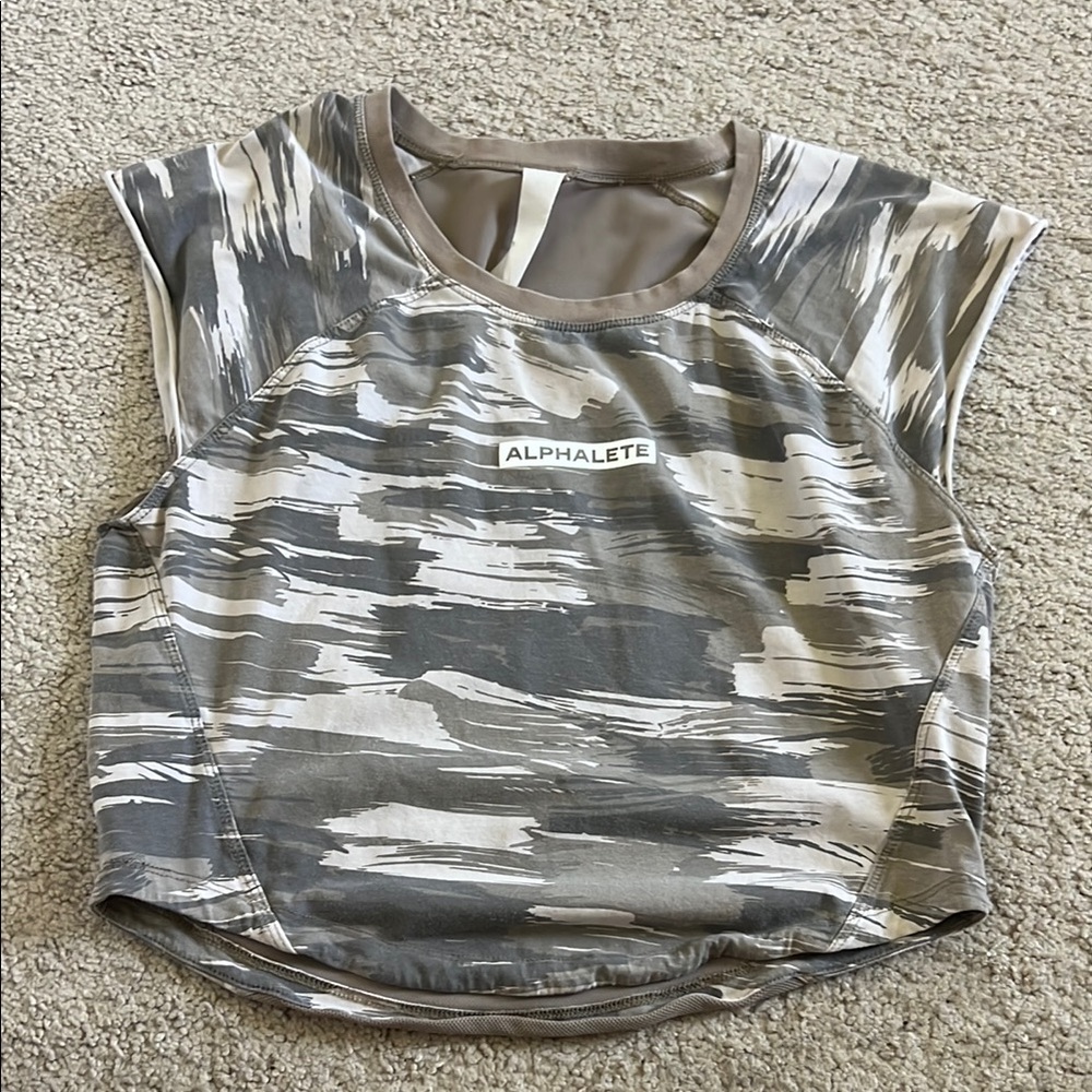 Alphalete Abstract Pattern Crop Top - Gray and Cream